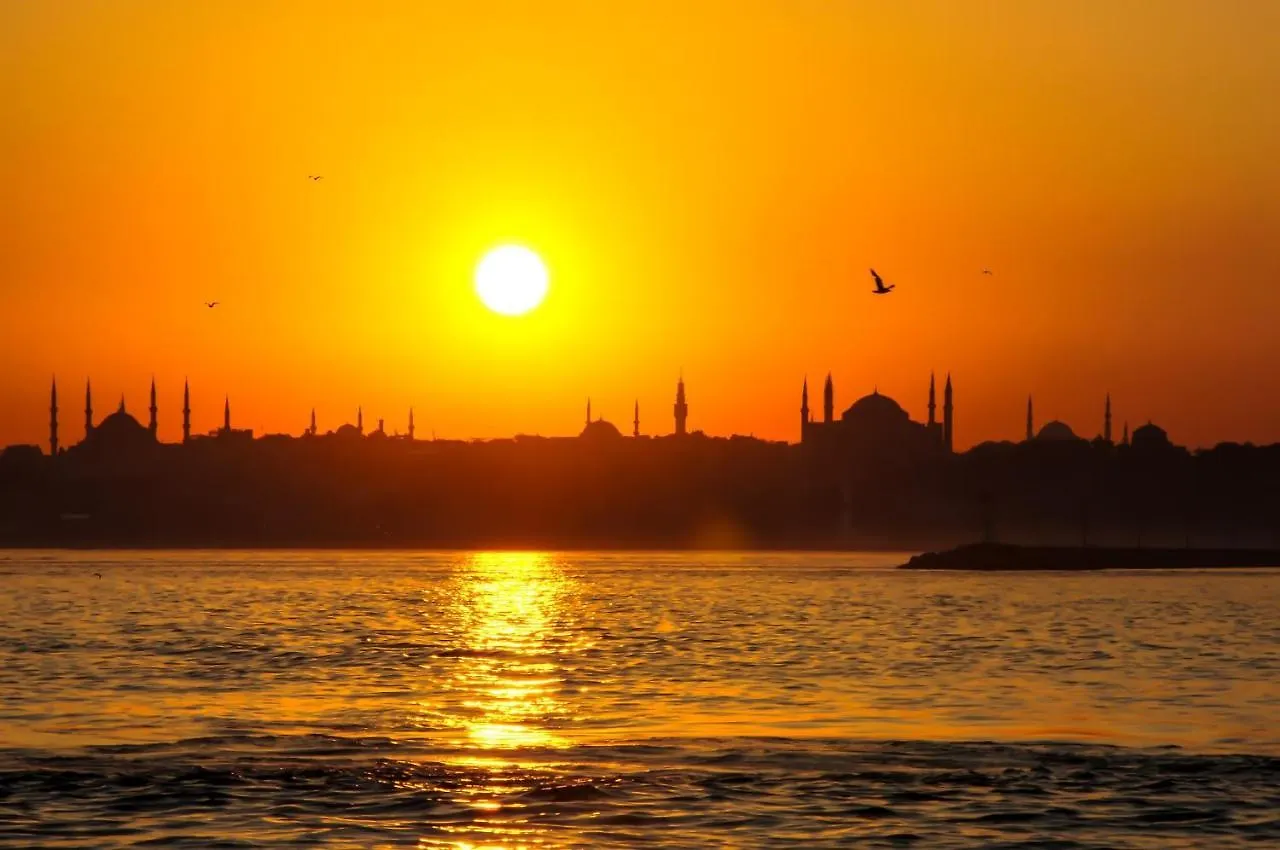 3+1 New Kadikoy Istanbul Entire Flat Furnished Apartment For Rent In The Heart Of Kadikoy!